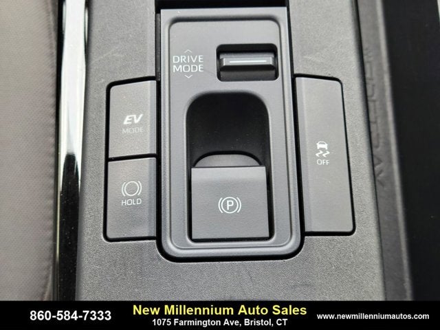 2023 Toyota Prius LE