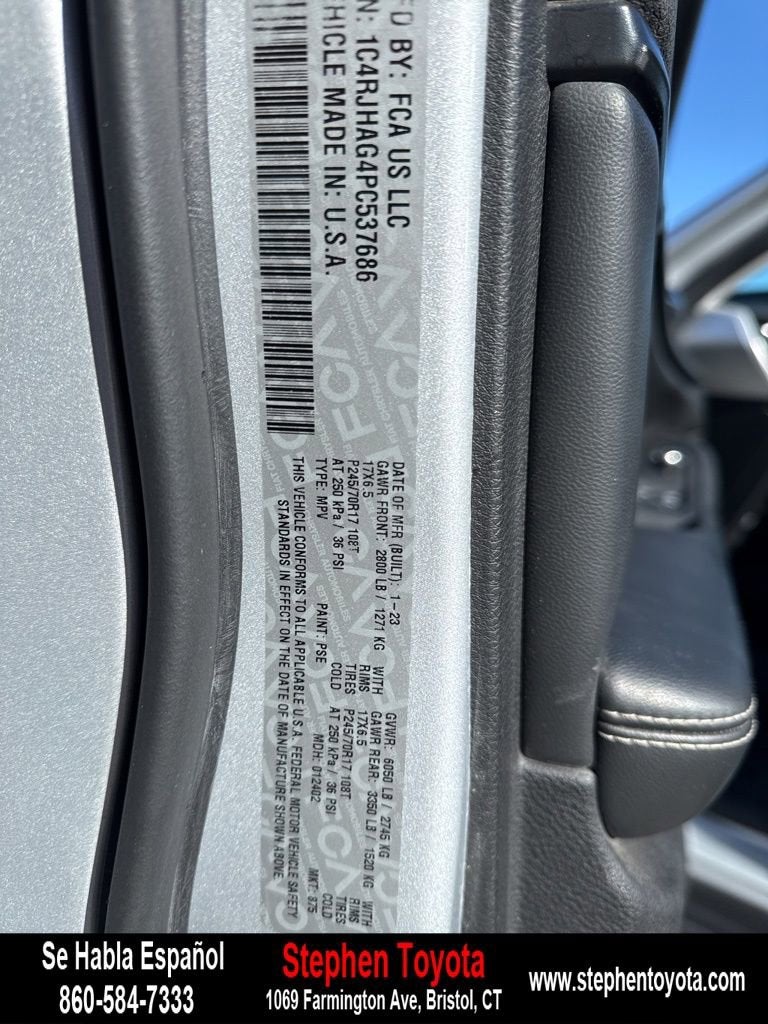 2023 Jeep Grand Cherokee Laredo