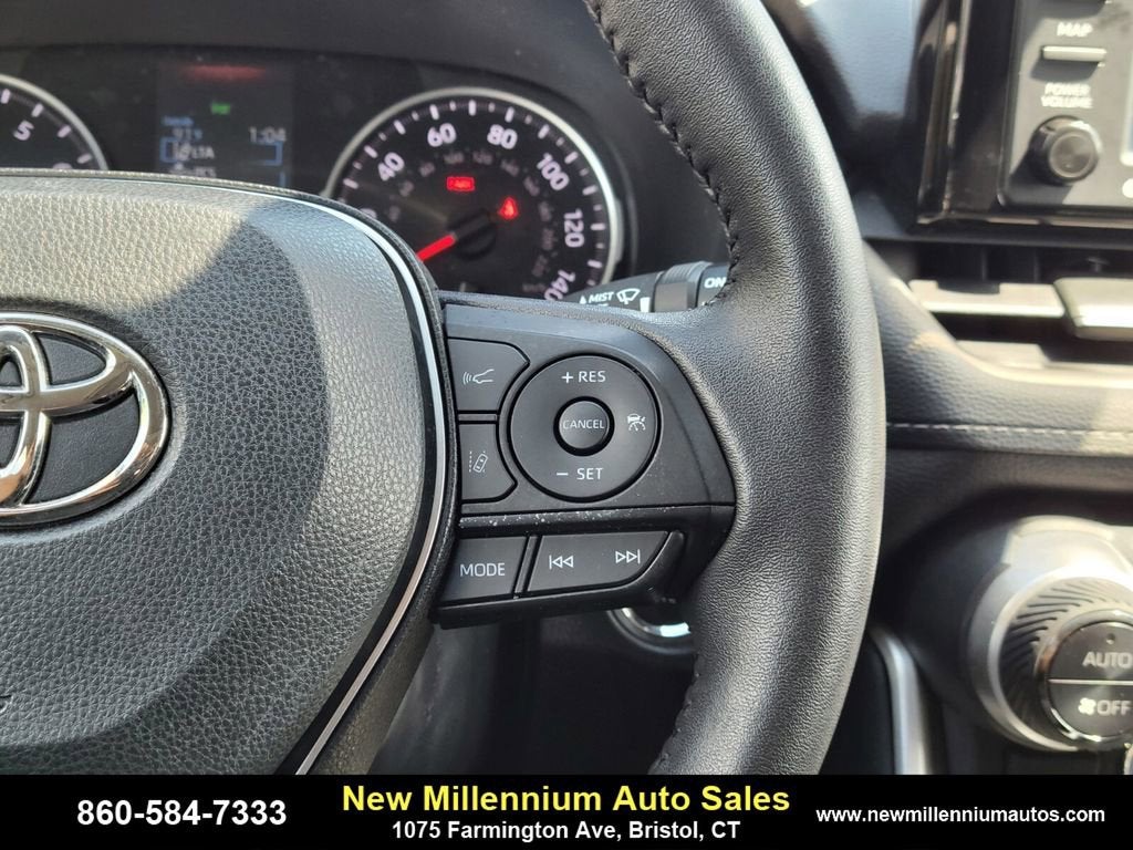 2022 Toyota RAV4 XLE