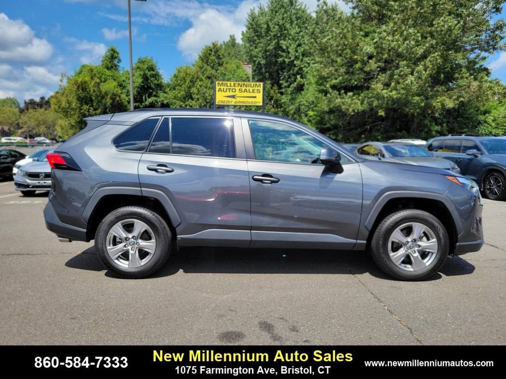 2022 Toyota RAV4 XLE