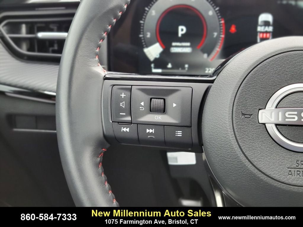 2025 Nissan Kicks SR