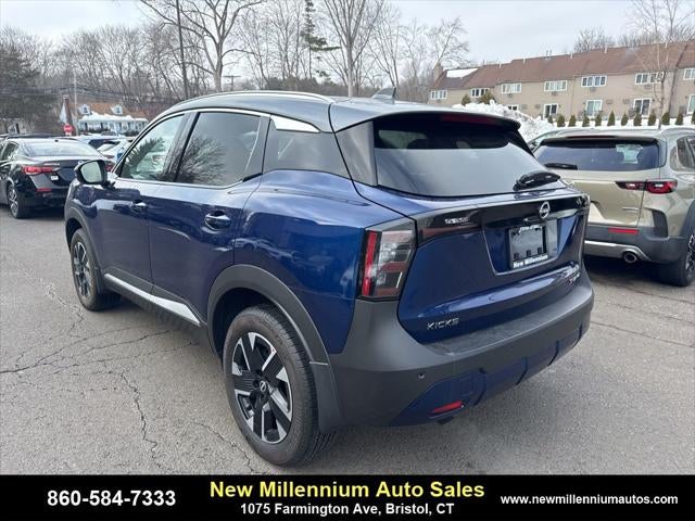 2025 Nissan Kicks SR