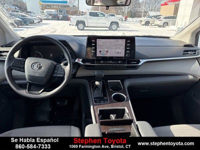 2024 Toyota Sienna LE