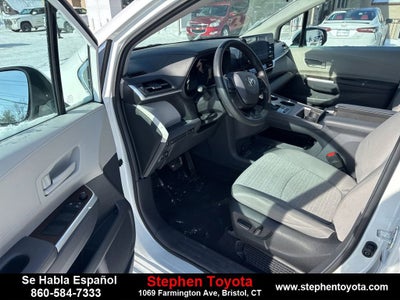 2024 Toyota Sienna LE