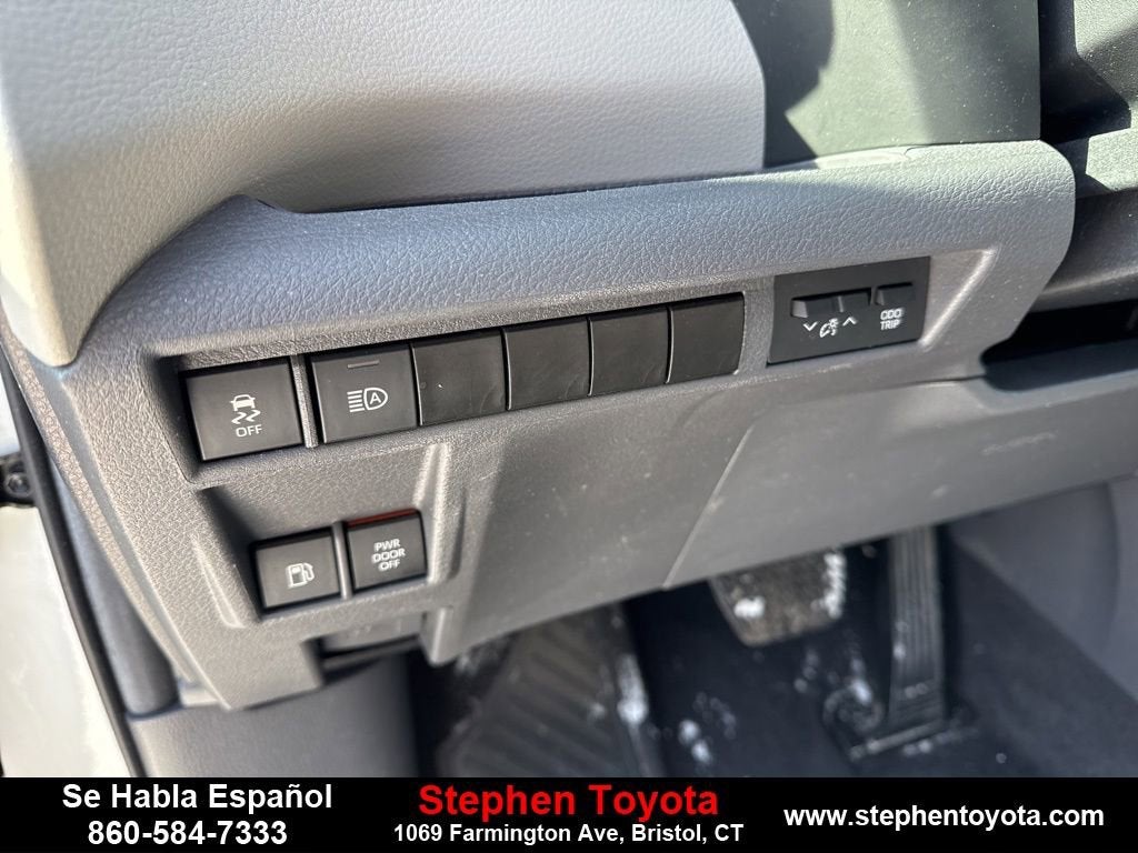 2024 Toyota Sienna LE