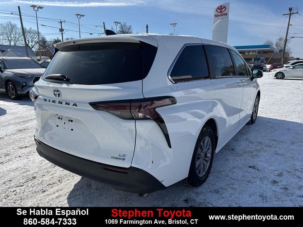 2024 Toyota Sienna LE